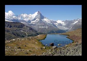 Lichtbildwand mit schwarzer Maskierung