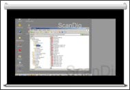 Computer-Bild auf Breitbild-Leinwand projiziert